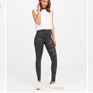 Spanx Faux Leather Camo Leggings Size S